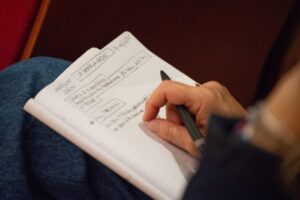 RACCONTARE LA REALTÀ: L’ARTE DELLA NARRAZIONE TRA CINEMA E GIORNALISMO